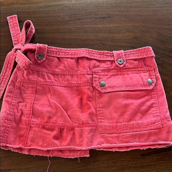 Diesel Vintage Coral Mini Skirt with Wrap-Around Design - Picture 2 of 10